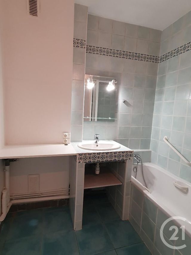 Appartement 4 pièces &agrave; louer - 4 pi&egrave;ces - 93,46 m2 - Fontainebleau - 77 - ILE-DE-FRANCE
