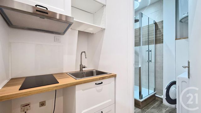 Appartement T2 &agrave; louer - 2 pi&egrave;ces - 29,60 m2 - Fontainebleau - 77 - ILE-DE-FRANCE