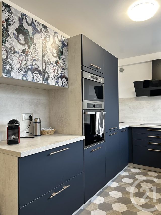 Appartement 5 pieces &agrave; louer - 5 pi&egrave;ces - 80,16 m2 - Fontainebleau - 77 - ILE-DE-FRANCE