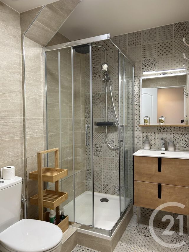 Appartement 5 pieces &agrave; louer - 5 pi&egrave;ces - 80,16 m2 - Fontainebleau - 77 - ILE-DE-FRANCE