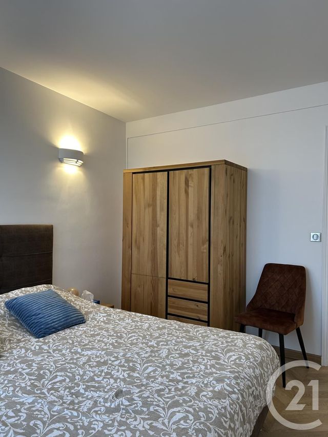 Appartement 5 pieces &agrave; louer - 5 pi&egrave;ces - 80,16 m2 - Fontainebleau - 77 - ILE-DE-FRANCE