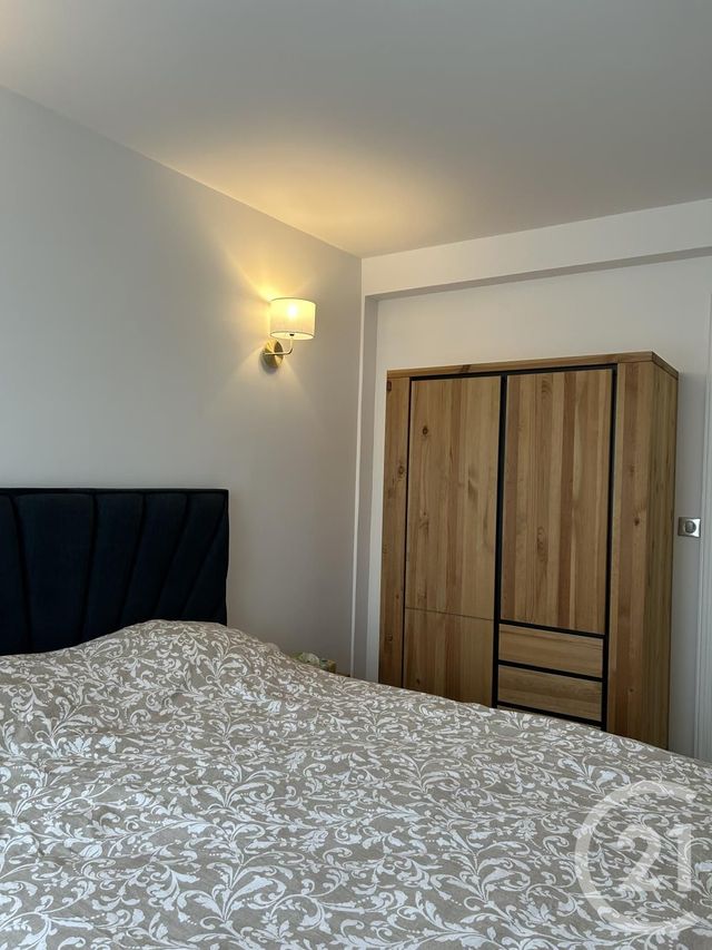 Appartement 5 pieces &agrave; louer - 5 pi&egrave;ces - 80,16 m2 - Fontainebleau - 77 - ILE-DE-FRANCE