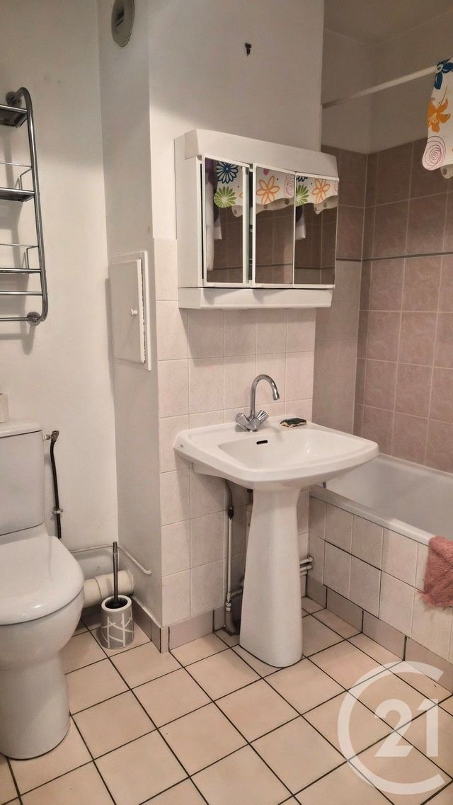 Appartement Autre &agrave; louer - 2 pi&egrave;ces - 38,35 m2 - Fontainebleau - 77 - ILE-DE-FRANCE
