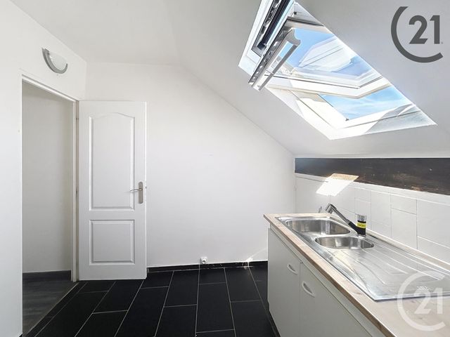 Appartement Studio &agrave; louer - 1 pi&egrave;ce - 27,71 m2 - Fontainebleau - 77 - ILE-DE-FRANCE