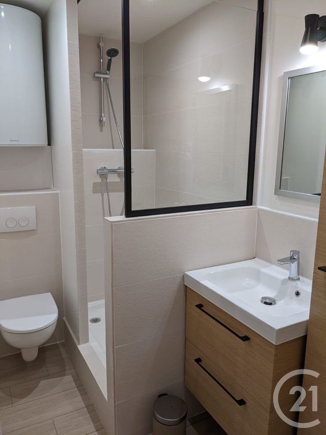 Appartement Studio &agrave; louer - 1 pi&egrave;ce - 28,53 m2 - Fontainebleau - 77 - ILE-DE-FRANCE