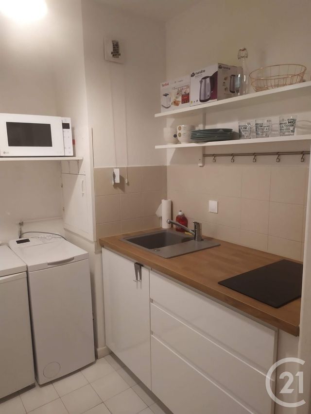 Appartement Studio &agrave; louer - 1 pi&egrave;ce - 28,53 m2 - Fontainebleau - 77 - ILE-DE-FRANCE