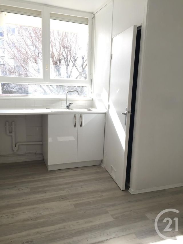 Appartement F3 &agrave; louer - 3 pi&egrave;ces - 58,94 m2 - Avon - 77 - ILE-DE-FRANCE