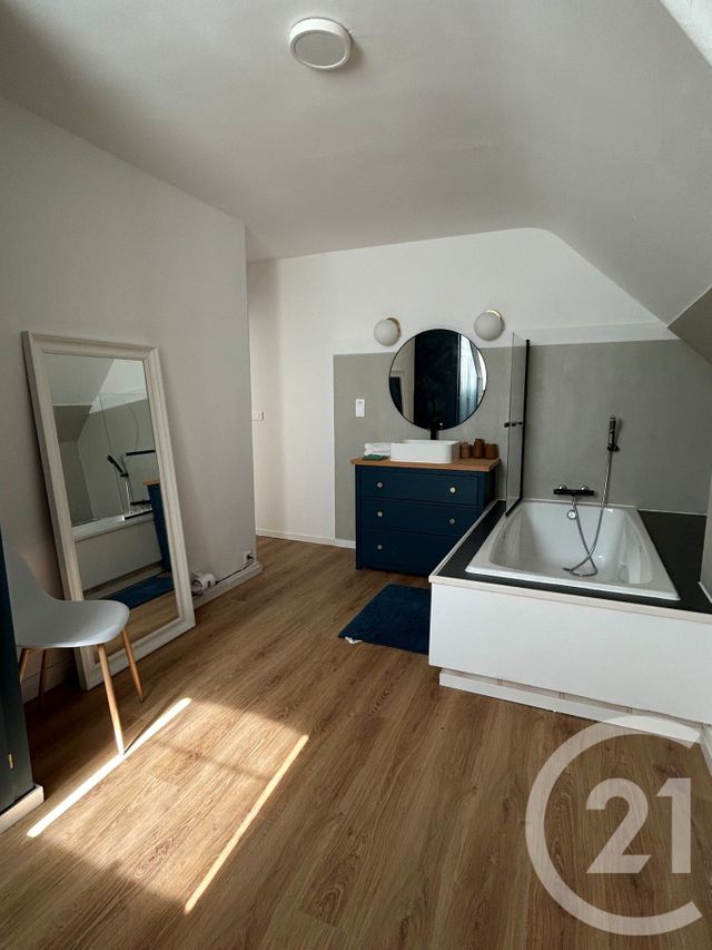 Maison &agrave; louer - 10 pi&egrave;ces - 279,78 m2 - Fontainebleau - 77 - ILE-DE-FRANCE