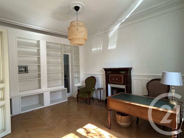 Maison &agrave; louer - 10 pi&egrave;ces - 279,78 m2 - Fontainebleau - 77 - ILE-DE-FRANCE