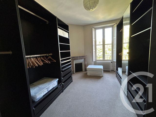 Maison &agrave; louer - 10 pi&egrave;ces - 279,78 m2 - Fontainebleau - 77 - ILE-DE-FRANCE