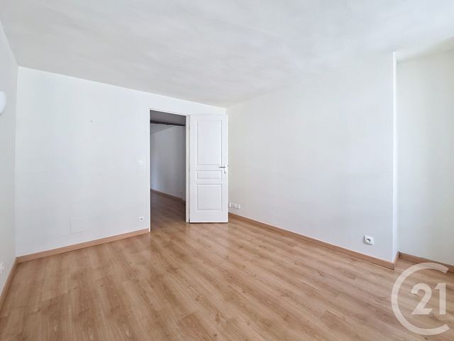 Appartement 2 pièces &agrave; louer - 2 pi&egrave;ces - 43,06 m2 - Fontainebleau - 77 - ILE-DE-FRANCE