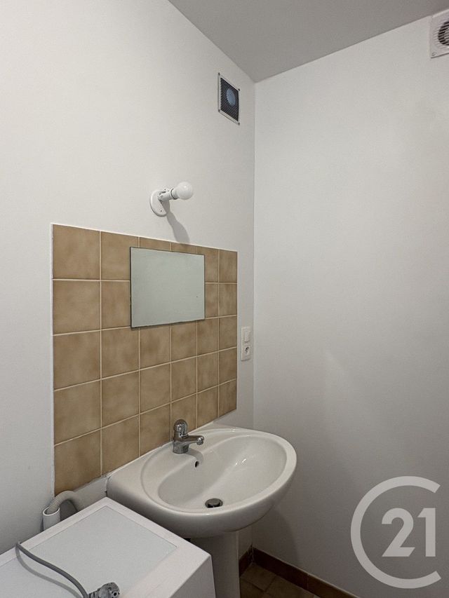 Appartement Studio &agrave; louer - 1 pi&egrave;ce - 29,71 m2 - Melun - 77 - ILE-DE-FRANCE