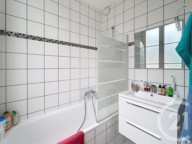 Appartement 2 pièces &agrave; louer - 2 pi&egrave;ces - 42,20 m2 - Fontainebleau - 77 - ILE-DE-FRANCE