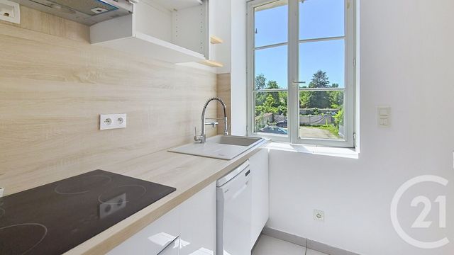 Appartement Duplex &agrave; louer - 2 pi&egrave;ces - 28,72 m2 - La Chapelle La Reine - 77 - ILE-DE-FRANCE