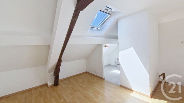 Appartement Duplex &agrave; louer - 2 pi&egrave;ces - 28,72 m2 - La Chapelle La Reine - 77 - ILE-DE-FRANCE