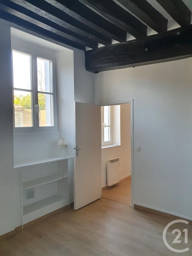 Appartement F3 &agrave; louer - 3 pi&egrave;ces - 53,80 m2 - Fontainebleau - 77 - ILE-DE-FRANCE