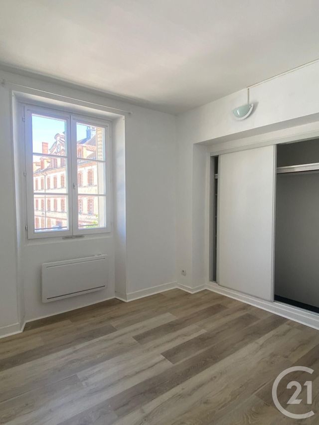 Appartement 2 pièces &agrave; louer - 2 pi&egrave;ces - 32,19 m2 - Fontainebleau - 77 - ILE-DE-FRANCE