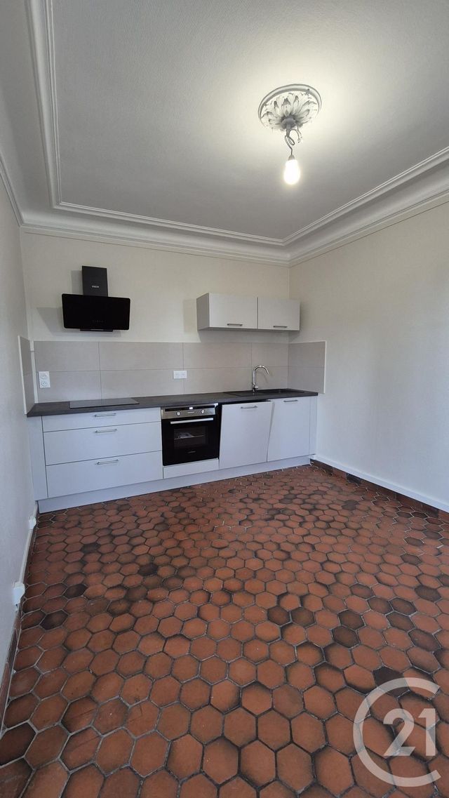 Appartement T2 &agrave; louer - 2 pi&egrave;ces - 56,64 m2 - Fontainebleau - 77 - ILE-DE-FRANCE