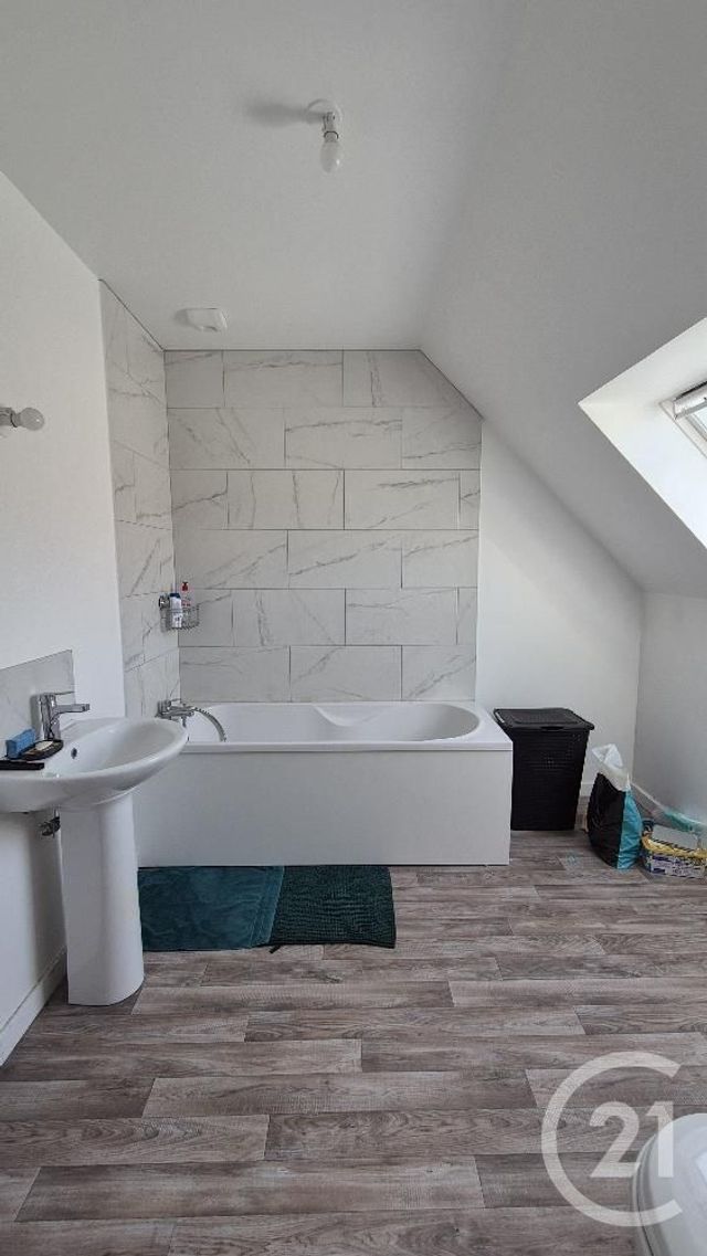 Maison &agrave; louer - 4 pi&egrave;ces - 90,60 m2 - Ury - 77 - ILE-DE-FRANCE