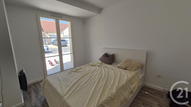 Maison &agrave; louer - 4 pi&egrave;ces - 90,60 m2 - Ury - 77 - ILE-DE-FRANCE
