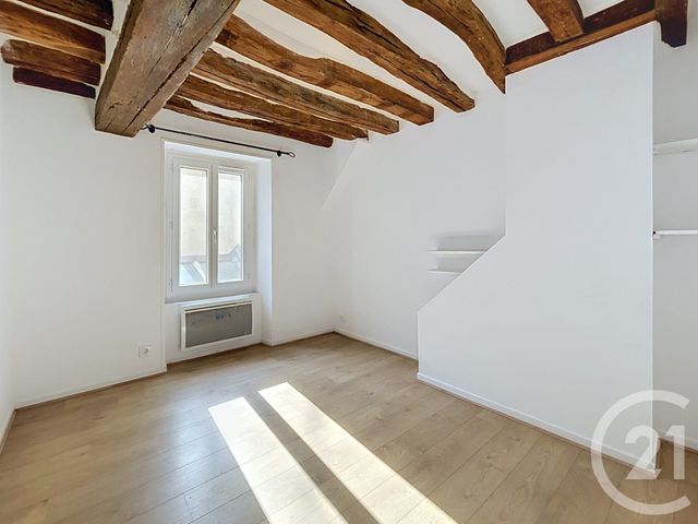 Appartement Duplex &agrave; louer - 5 pi&egrave;ces - 94,21 m2 - Fontainebleau - 77 - ILE-DE-FRANCE