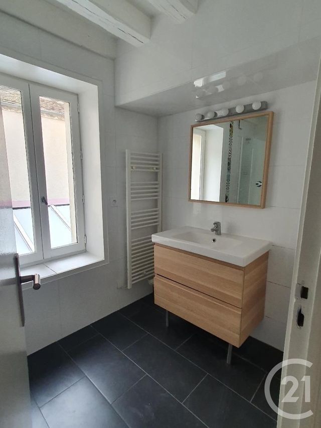Appartement 5 pieces &agrave; louer - 5 pi&egrave;ces - 94,21 m2 - Fontainebleau - 77 - ILE-DE-FRANCE