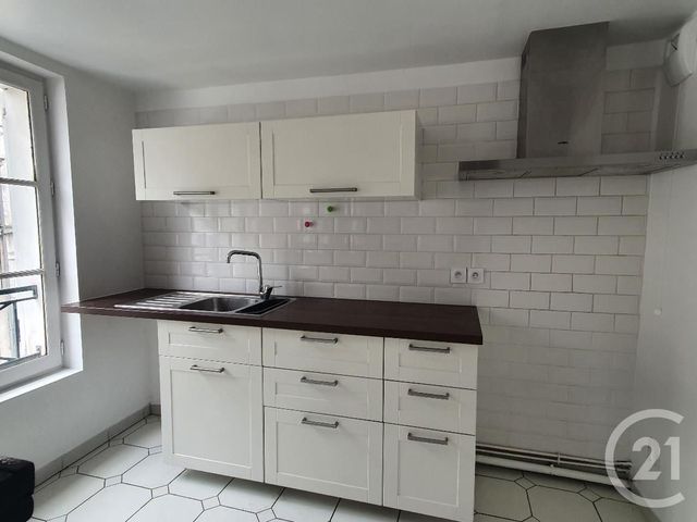 Appartement 5 pieces &agrave; louer - 5 pi&egrave;ces - 94,21 m2 - Fontainebleau - 77 - ILE-DE-FRANCE