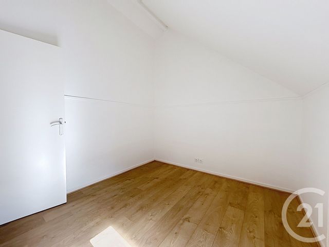 Appartement Duplex &agrave; louer - 5 pi&egrave;ces - 94,21 m2 - Fontainebleau - 77 - ILE-DE-FRANCE