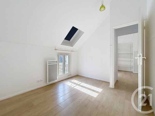 Appartement Duplex &agrave; louer - 5 pi&egrave;ces - 94,21 m2 - Fontainebleau - 77 - ILE-DE-FRANCE