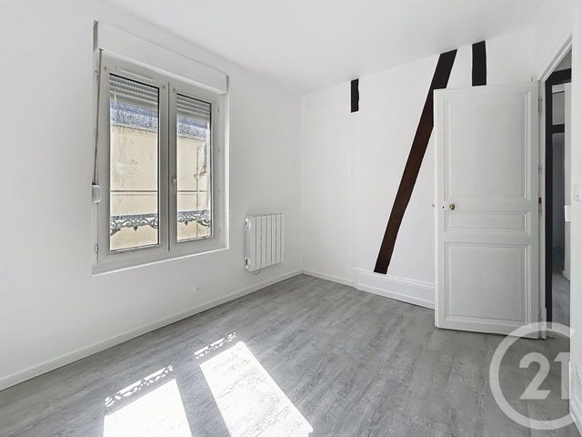 Appartement 2 pièces &agrave; louer - 2 pi&egrave;ces - 37,64 m2 - Fontainebleau - 77 - ILE-DE-FRANCE