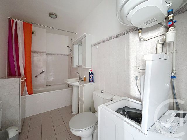 Appartement Studio &agrave; louer - 1 pi&egrave;ce - 30,45 m2 - Fontainebleau - 77 - ILE-DE-FRANCE