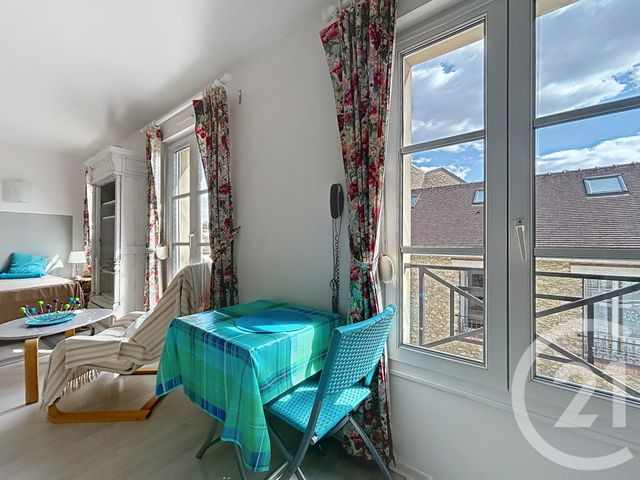 Appartement Studio &agrave; louer - 1 pi&egrave;ce - 30,45 m2 - Fontainebleau - 77 - ILE-DE-FRANCE
