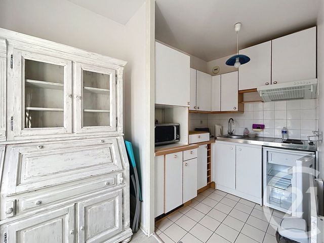 Appartement Studio &agrave; louer - 1 pi&egrave;ce - 30,45 m2 - Fontainebleau - 77 - ILE-DE-FRANCE