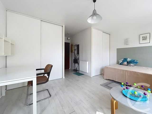 Appartement Studio &agrave; louer - 1 pi&egrave;ce - 30,45 m2 - Fontainebleau - 77 - ILE-DE-FRANCE