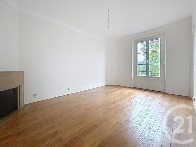 Appartement 3 pièces &agrave; louer - 3 pi&egrave;ces - 70,99 m2 - Fontainebleau - 77 - ILE-DE-FRANCE