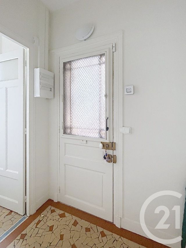 Appartement 3 pièces &agrave; louer - 3 pi&egrave;ces - 70,99 m2 - Fontainebleau - 77 - ILE-DE-FRANCE