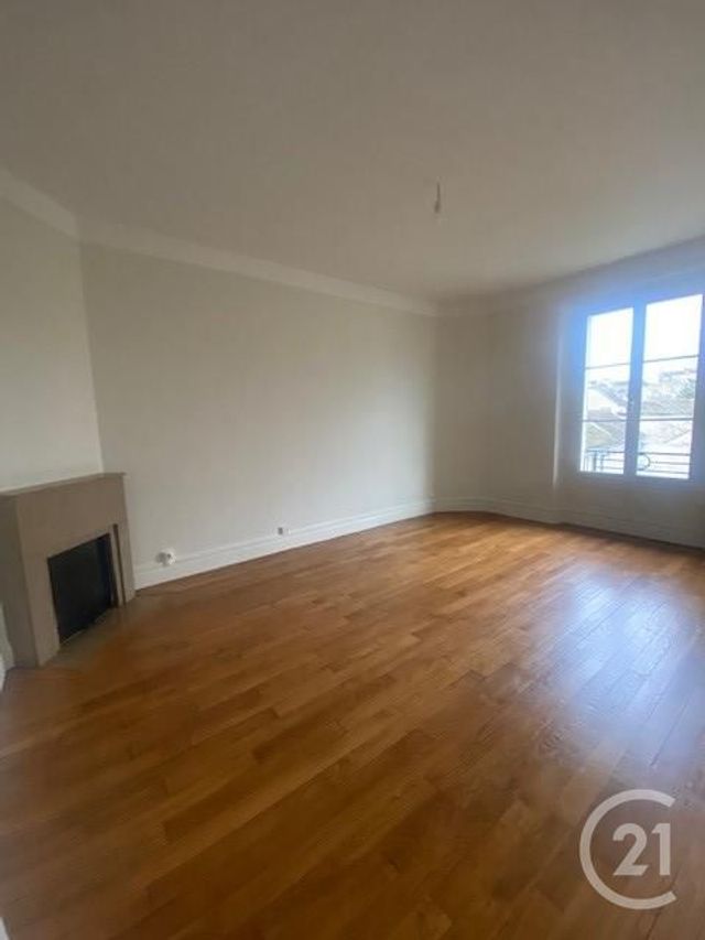 Appartement 3 pièces &agrave; louer - 3 pi&egrave;ces - 70,99 m2 - Fontainebleau - 77 - ILE-DE-FRANCE