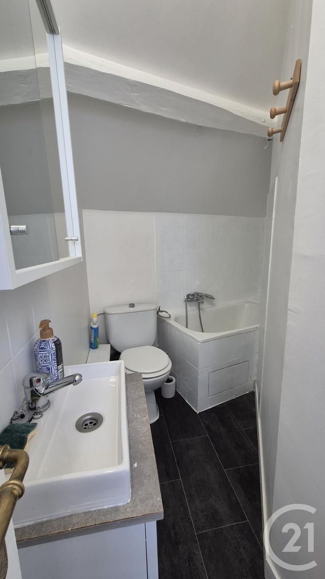 Appartement T1 &agrave; louer - 1 pi&egrave;ce - 19,26 m2 - Fontainebleau - 77 - ILE-DE-FRANCE
