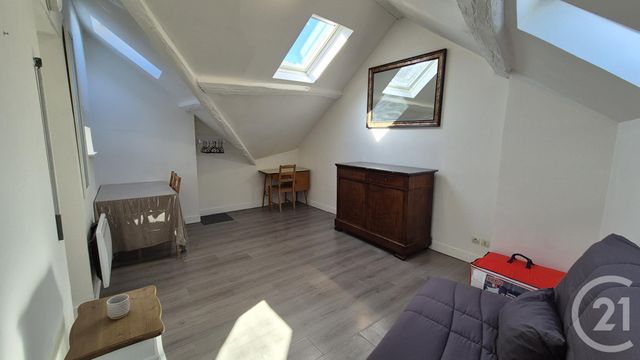 Appartement T1 &agrave; louer - 1 pi&egrave;ce - 19,26 m2 - Fontainebleau - 77 - ILE-DE-FRANCE