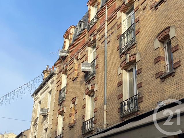 Appartement 2 pièces &agrave; louer - 2 pi&egrave;ces - 24,37 m2 - Fontainebleau - 77 - ILE-DE-FRANCE