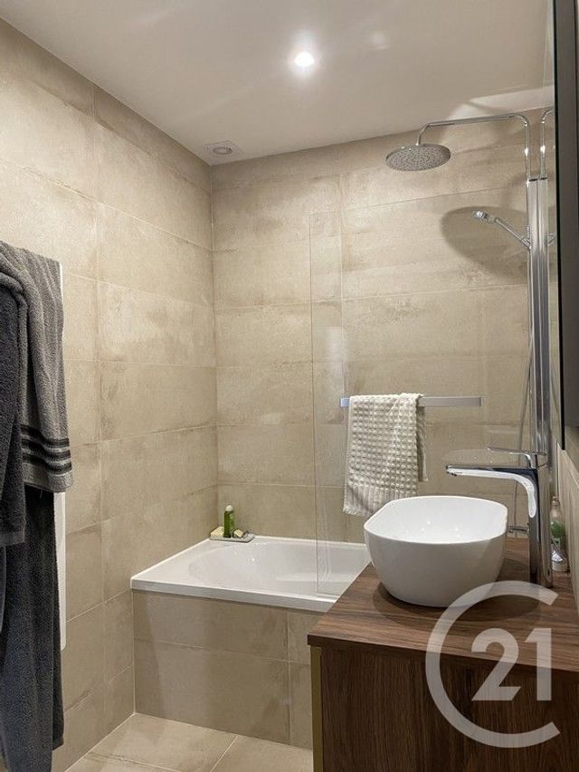 Appartement 3 pièces &agrave; louer - 3 pi&egrave;ces - 52,66 m2 - Fontainebleau - 77 - ILE-DE-FRANCE