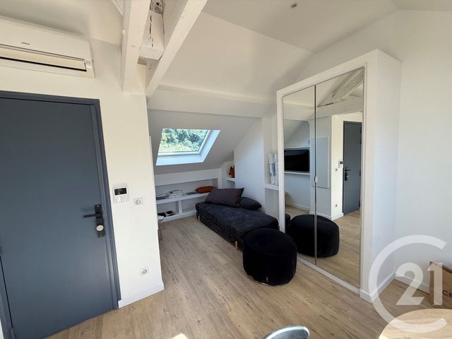 Appartement Studio &agrave; louer - 1 pi&egrave;ce - 21,71 m2 - Fontainebleau - 77 - ILE-DE-FRANCE