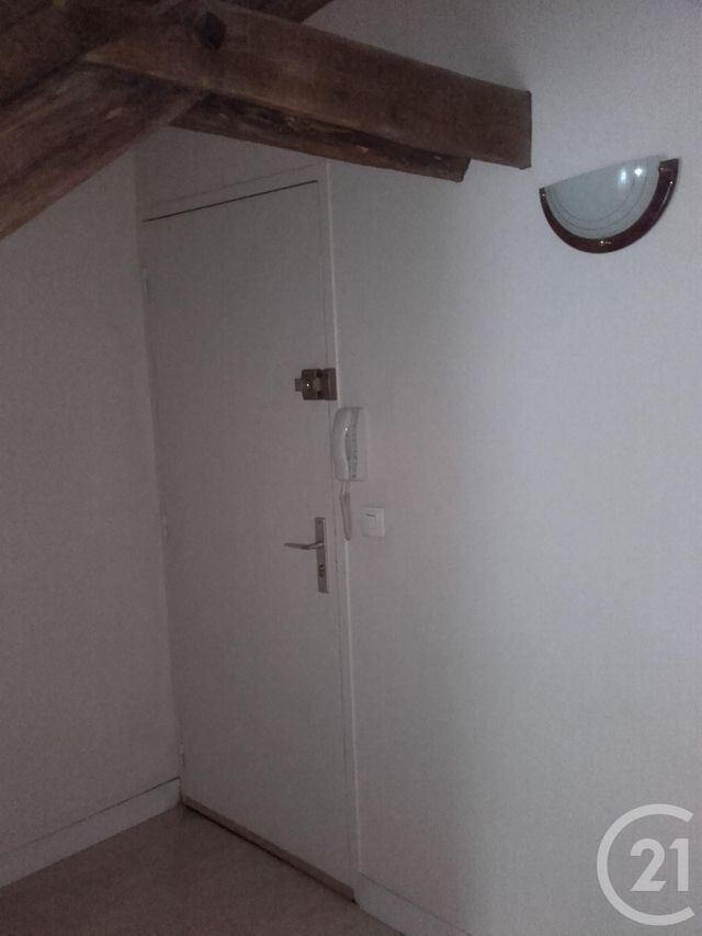 Appartement Studio &agrave; louer - 1 pi&egrave;ce - 23,52 m2 - Thomery - 77 - ILE-DE-FRANCE