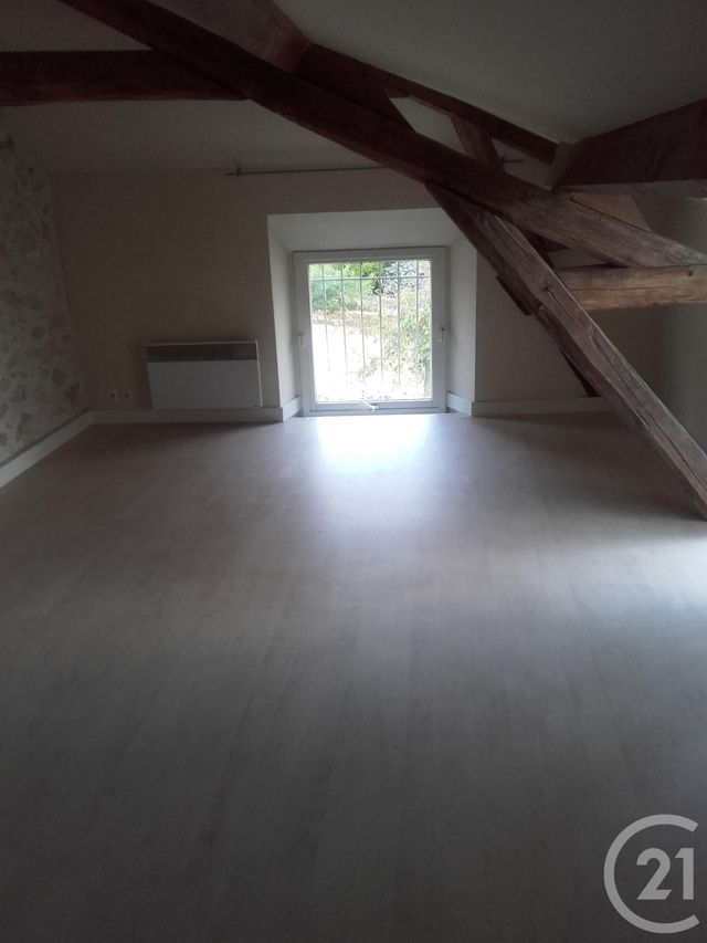 Appartement Studio &agrave; louer - 1 pi&egrave;ce - 23,52 m2 - Thomery - 77 - ILE-DE-FRANCE