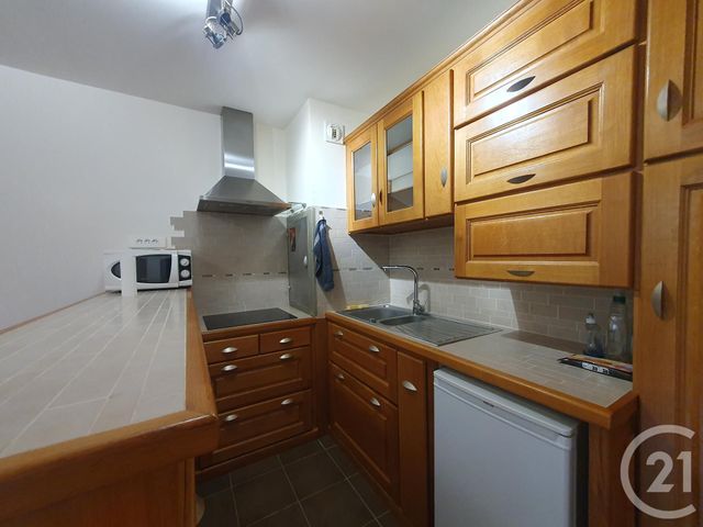 Appartement Studio &agrave; louer - 1 pi&egrave;ce - 28,70 m2 - Fontainebleau - 77 - ILE-DE-FRANCE