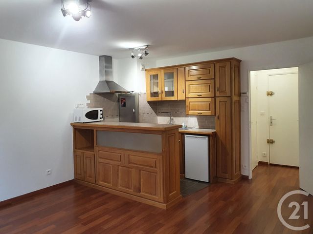 Appartement Studio &agrave; louer - 1 pi&egrave;ce - 28,70 m2 - Fontainebleau - 77 - ILE-DE-FRANCE