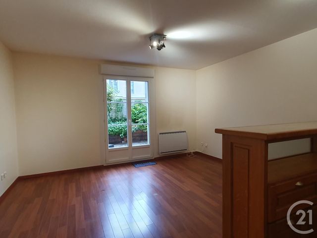Appartement Studio &agrave; louer - 1 pi&egrave;ce - 28,70 m2 - Fontainebleau - 77 - ILE-DE-FRANCE