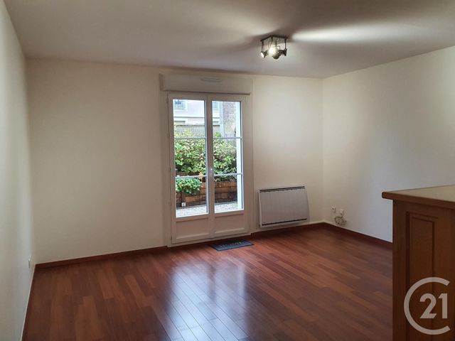 Appartement Studio &agrave; louer - 1 pi&egrave;ce - 28,70 m2 - Fontainebleau - 77 - ILE-DE-FRANCE