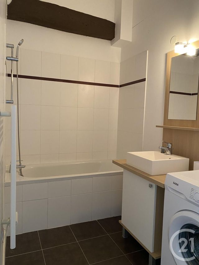 Appartement 2 pièces &agrave; louer - 2 pi&egrave;ces - 38,22 m2 - Fontainebleau - 77 - ILE-DE-FRANCE
