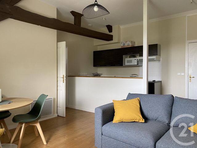 Appartement 2 pièces &agrave; louer - 2 pi&egrave;ces - 38,22 m2 - Fontainebleau - 77 - ILE-DE-FRANCE